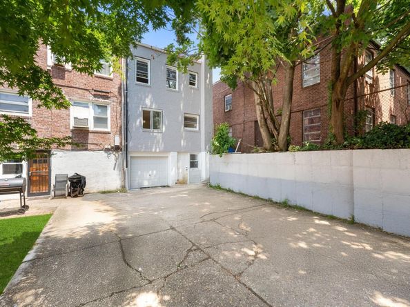 18914 114th Road, Saint Albans NY 11412