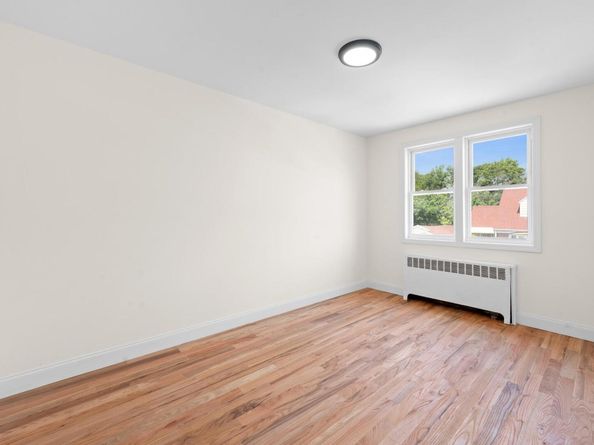 18914 114th Road, Saint Albans NY 11412