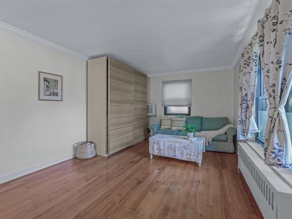 13 W Mill Drive 3A, Great Neck NY 11021