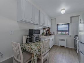 13 W Mill Drive 3A, Great Neck NY 11021