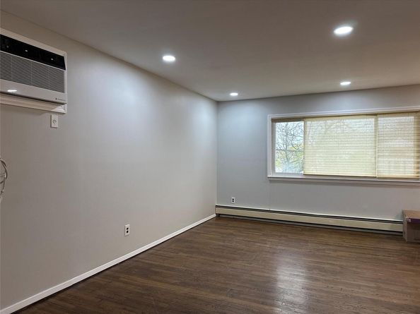 3666 Illona Lane, Oceanside NY 11572