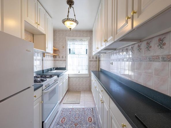 251 Seaman Avenue 6A, New York (Manhattan) NY 10034