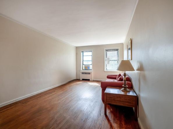 251 Seaman Avenue 6A, New York (Manhattan) NY 10034