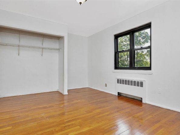 57-47 246 Crescent 1, Douglaston NY 11362