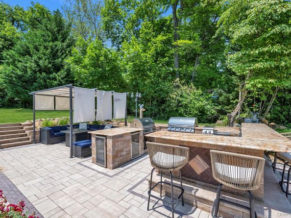 337 E Shore Road, Great Neck NY 11024