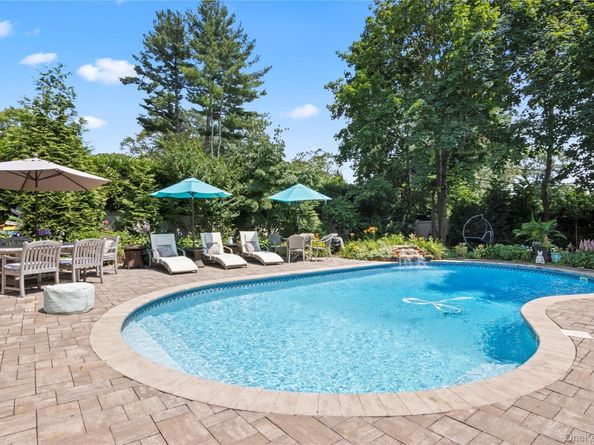105 Midway Avenue, Locust Valley NY 11560