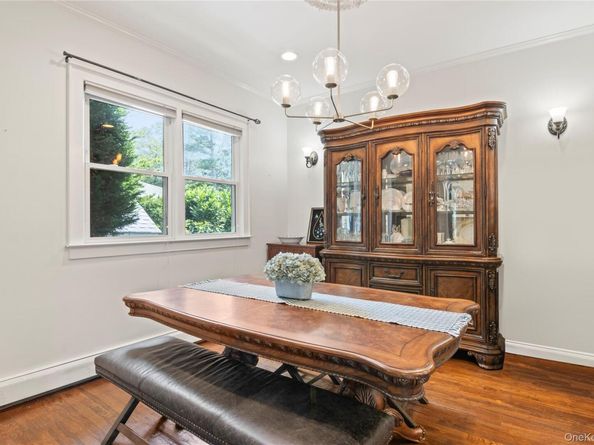 105 Midway Avenue, Locust Valley NY 11560