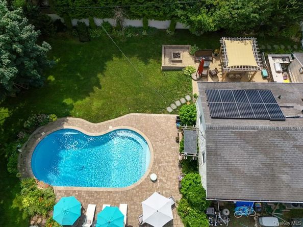 105 Midway Avenue, Locust Valley NY 11560