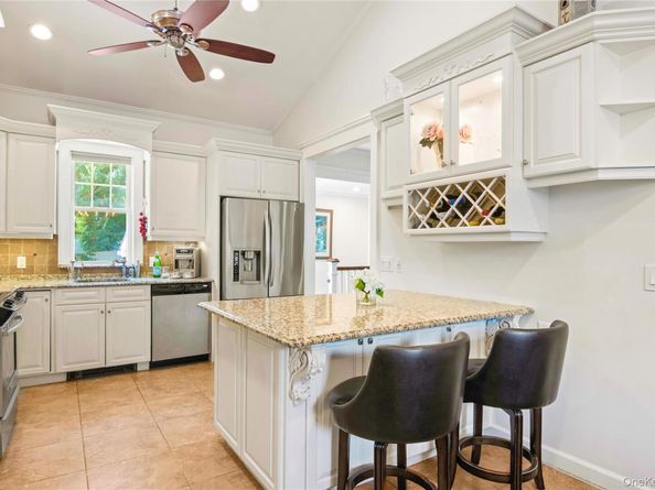 105 Midway Avenue, Locust Valley NY 11560