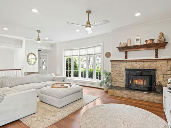 105 Midway Avenue, Locust Valley NY 11560