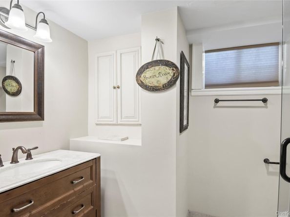 105 Midway Avenue, Locust Valley NY 11560