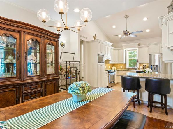 105 Midway Avenue, Locust Valley NY 11560