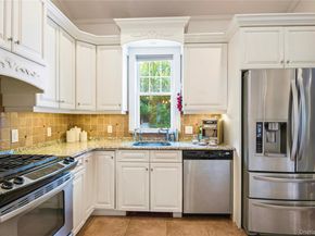 105 Midway Avenue, Locust Valley NY 11560