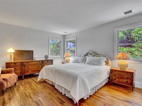 17 Singworth Street, Oyster Bay NY 11771