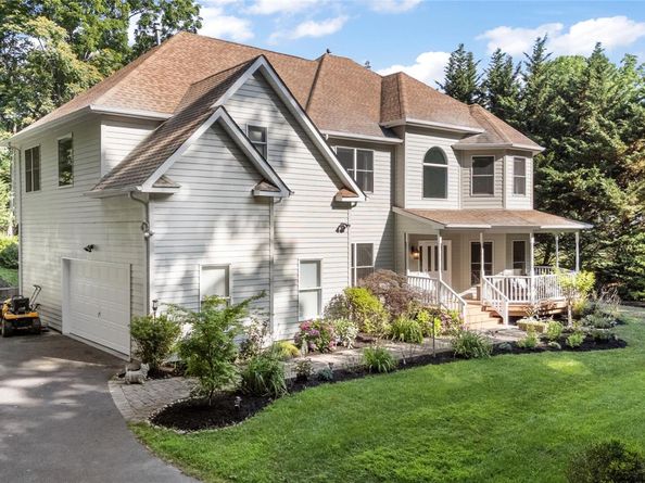 91 Bennetts Road, East Setauket NY 11733