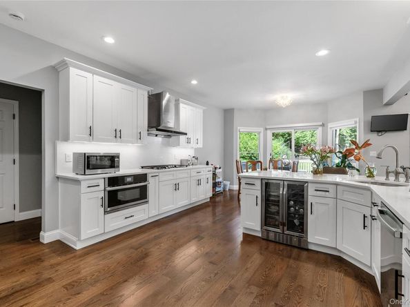 91 Bennetts Road, East Setauket NY 11733