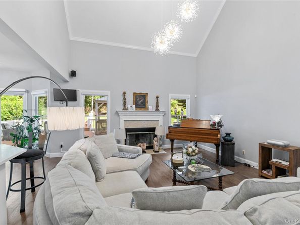 91 Bennetts Road, East Setauket NY 11733