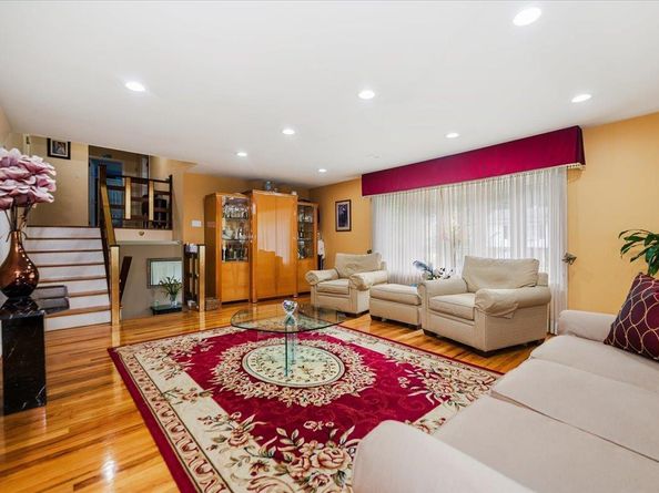 54 Maria Lane, Yonkers NY 10710