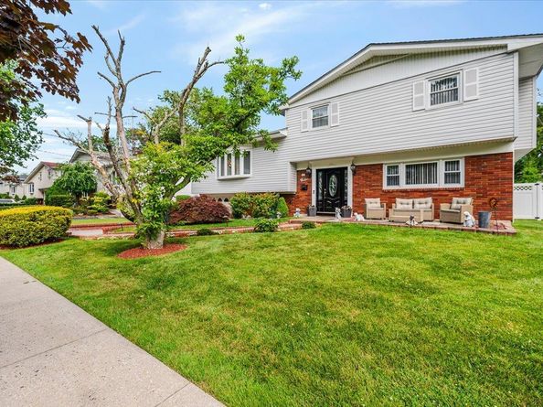 54 Maria Lane, Yonkers NY 10710