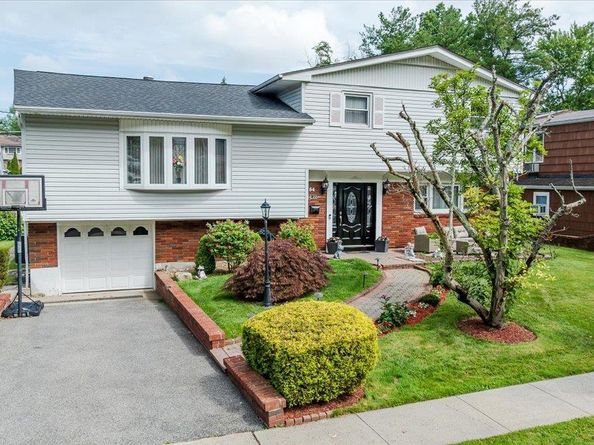 54 Maria Lane, Yonkers NY 10710