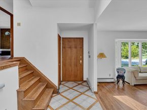 19 Clearland Road, Syosset NY 11791