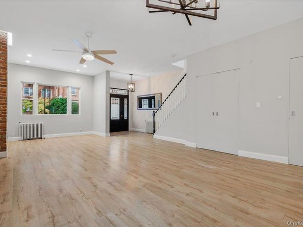 525 E 235th Street, Bronx NY 10470