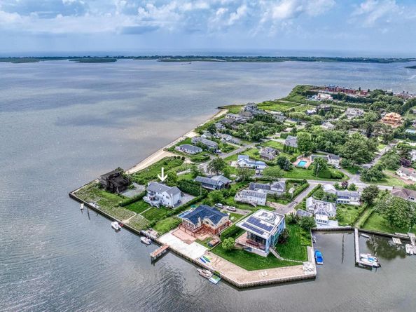 2 Bayside Avenue, East Quogue NY 11942