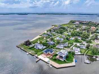 2 Bayside Avenue