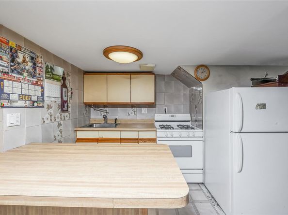 7408 15 Avenue, Brooklyn NY 11228