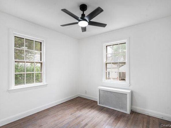 100 E Fenimore Street, Valley Stream NY 11580