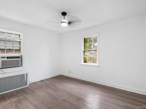 100 E Fenimore Street, Valley Stream NY 11580