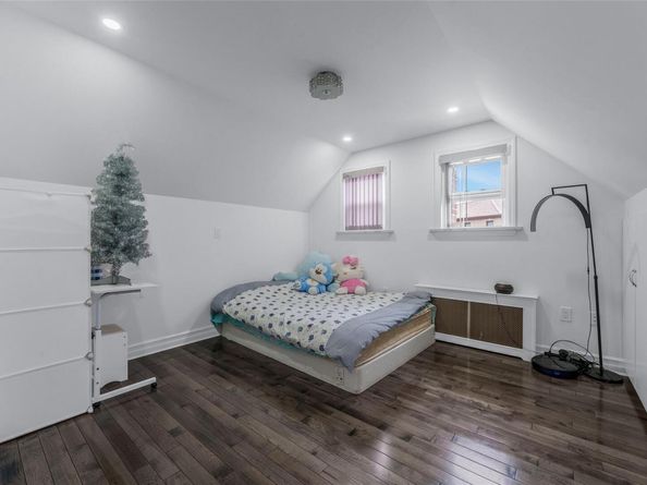 5640 Francis Lewis Boulevard, Bayside NY 11364