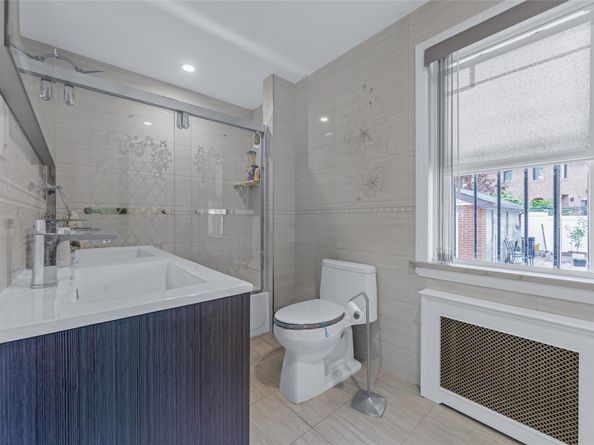 5640 Francis Lewis Boulevard, Bayside NY 11364
