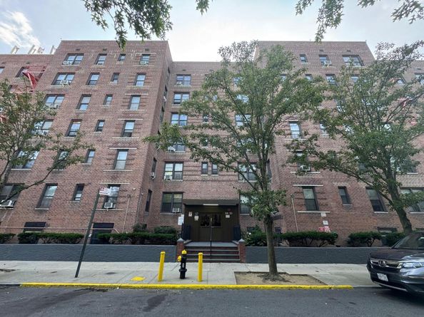 8830 182nd Street 3F, Hollis NY 11423