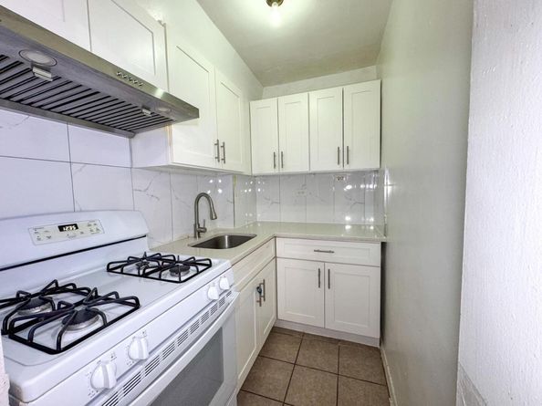 8830 182nd Street 3F, Hollis NY 11423