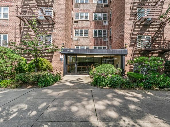 144-55 Melbourne Ave 2E, Flushing NY 11367