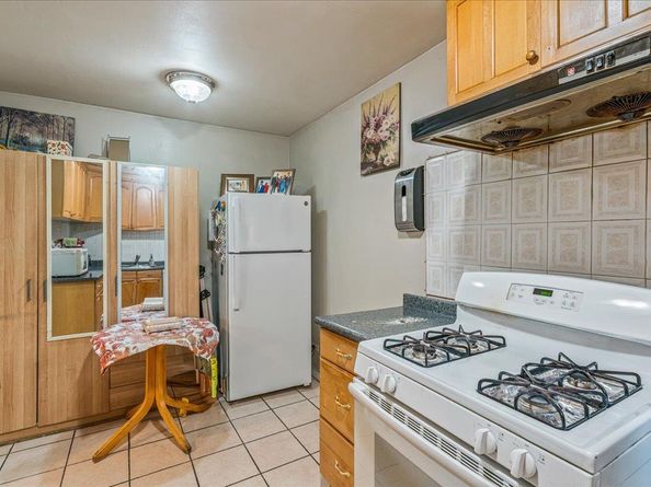 144-55 Melbourne Ave 2E, Flushing NY 11367