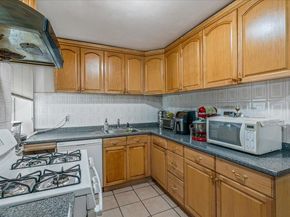 144-55 Melbourne Ave 2E, Flushing NY 11367