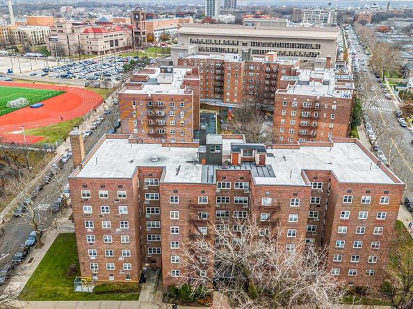 144-55 Melbourne Ave 2E, Flushing NY 11367