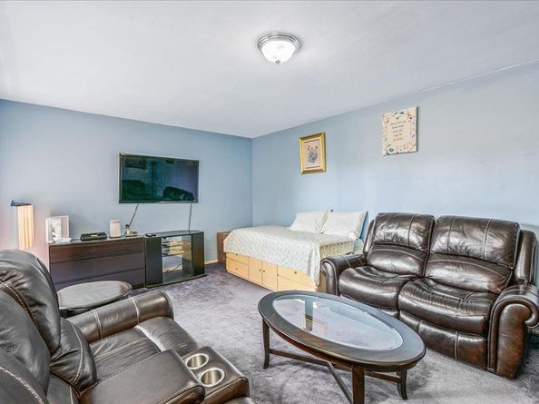 144-55 Melbourne Ave 2E, Flushing NY 11367