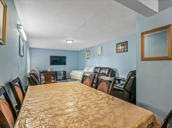 144-55 Melbourne Ave 2E, Flushing NY 11367