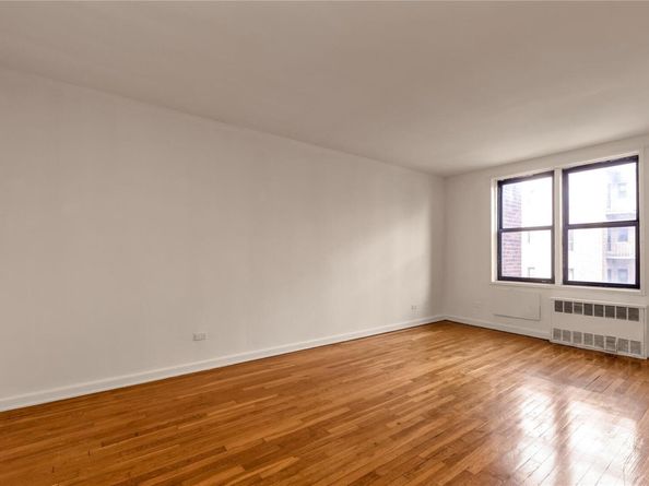 141-05 Pershing Crescent 210, Briarwood NY 11432