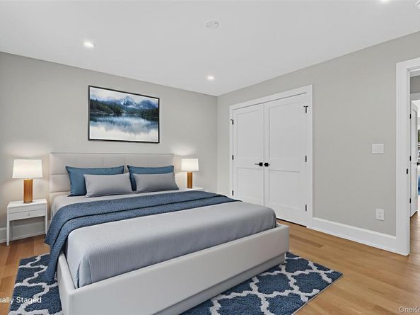89 Choir Lane, Westbury NY 11590