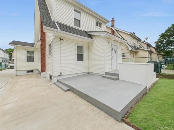 194-34 115th Road, Saint Albans NY 11412