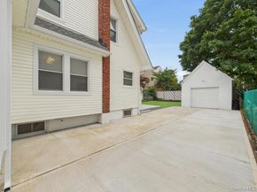 194-34 115th Road, Saint Albans NY 11412