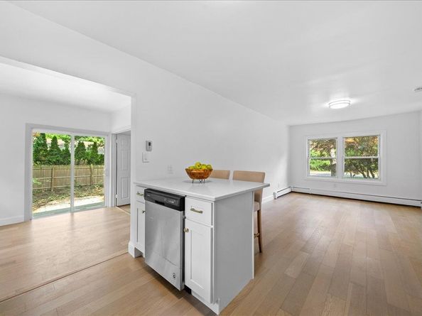 404 Oxhead Road, Stony Brook NY 11790