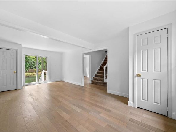 404 Oxhead Road, Stony Brook NY 11790
