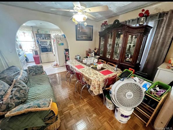 19027 109th Road, Saint Albans NY 11412