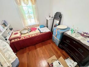 19027 109th Road, Saint Albans NY 11412