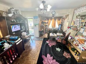 19027 109th Road, Saint Albans NY 11412